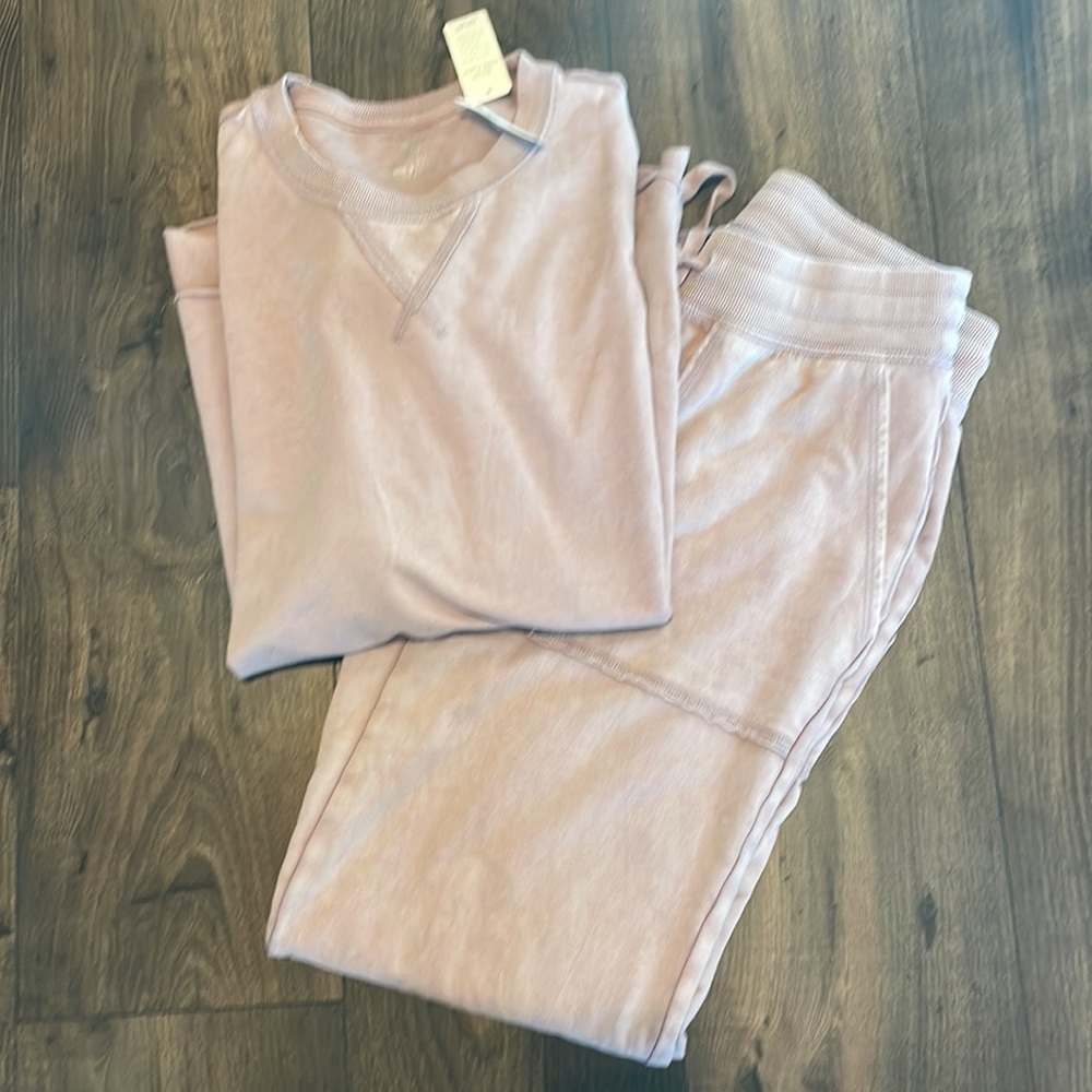 Aerie Lounge Set
